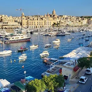 Entire Seaview Town House , Senglea Malta