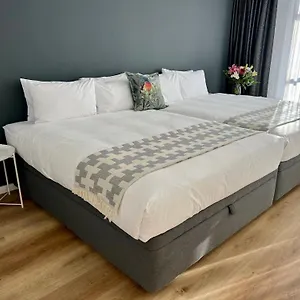 44 , Cape Town South Africa