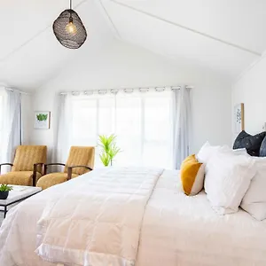 Spacious, Breezy Apartment, Moments From Downtown And , Mount Maunganui New Zealand